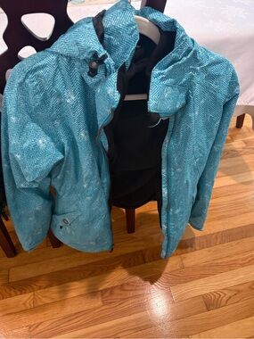 Teal Hooded ski jacket with Chevron Texture